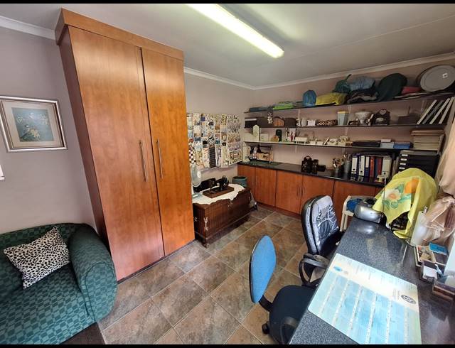 3 BEDROOM HOUSE FOR SALE IN VANDERBIJLPARK SE 2